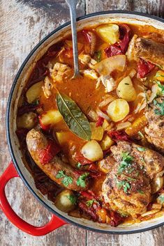 Basque Style Braised Chicken and Chorizo (Chicken Basquaise) - My Kitchen Little Chorizo Chicken, Basque Food, Chicken And Chorizo, Picky Kids, Adobo Chicken, Braised Chicken, Dinner Guests, One Pan Meals, Portuguese Recipes