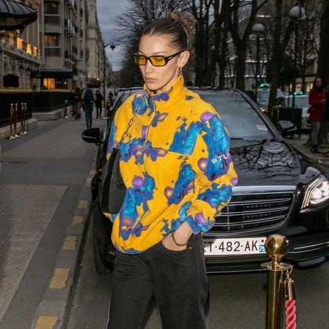 Bella Hadid Is Your New Menswear God | GQ Yellow Tinted Sunglasses, Bella Hadid News, Bella Hadid Street Style, Fashion Bella, Yellow Sunglasses, Sunglasses Outfit, Bella Hadid Outfits, Effortless Outfit, Hadid Style