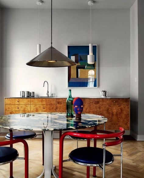 moncxiii Home as art. From @minimalist_archi. #kagan #lecorbusier #jeanprouve Dining Room Images, Eclectic Dining, Elle Decoration, Eclectic Interior, Küchen Design, Interior Inspo, Elle Decor, Interior Design Styles, Room Table