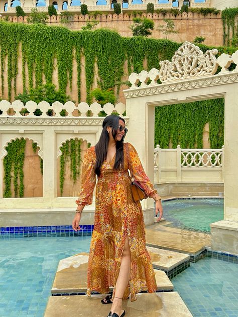 #ootd #udaipur #udaipuroutfits #vacation #birthdaytrip #birthdaydress #rajasthan #rajasthaniculture #rajasthanoutfits #toryburchbags Outfits For Jaisalmer Trip, Outfits For Udaipur Trip, Jaisalmer Outfit Ideas, Udaipur Fits, Outfits For Rajasthan Trip, Rajasthan Outfit Ideas, Jodhpur Aesthetic, Udaipur Outfit Ideas, Rajasthan Outfits