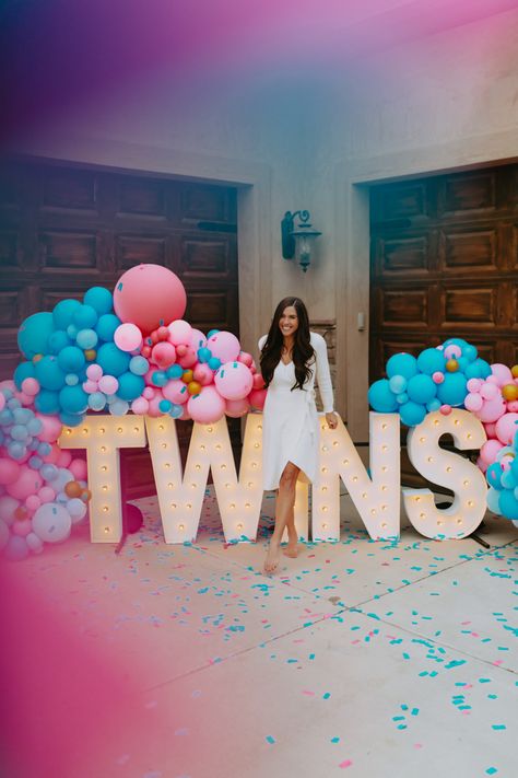 Gender Reveal Theme For Twins, Gender Reveal Cake For Twins, Gender Reveal Ideas For Twins Surprise, Gender Reveal Ideas For Party Twins, Twin Gender Reveal Decorations, Twins Reveal Ideas, Twin Baby Gender Reveal Ideas, Twin Gender Reveal Themes, Gender Reveal For Twins Ideas