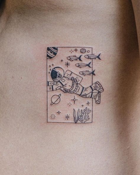 5,078 Likes, 14 Comments - 𝘽𝙤𝙣𝙜𝙠𝙚𝙚 (@bongkee_) on Instagram: “Finding space in the sea. . . . #lineworktattoo #universetattoo #spacetattoo #astronauttattoo…” Flower Space Tattoo, Space Fine Line Tattoo, Astronaut Tattoos, Outer Space Tattoos, Frame Tattoo, Rocket Tattoo, Space Tattoos, Astronaut Tattoo, Daffodil Tattoo