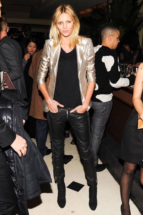 Rock star style! Silver Jacket, Anja Rubik, Gold Jacket, Party Mode, Looks Party, Looks Street Style, Mode Inspo, Mode Inspiration, Party Fashion