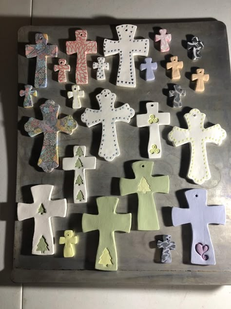 Air Dry Clay Cross Diy, Clay Crosses Diy, Christian Pottery, Self Care Crafts, Polymer Clay Cross, Christian Games, Jewelry Packaging Diy, Palm Cross, Craft Retreat