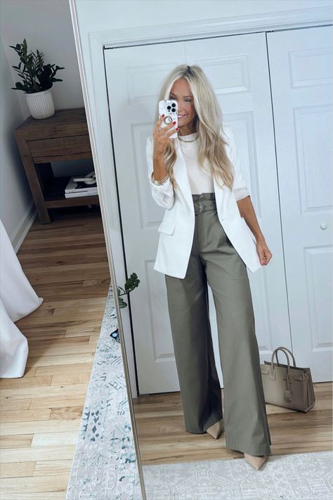 Networking Event Outfit, Work Blazer Outfit, Event Outfit Ideas, Conference Outfit, Work Attire Women, Meeting Outfit, Business Professional Outfits, Casual Work Outfits Women, Blazer Outfits For Women