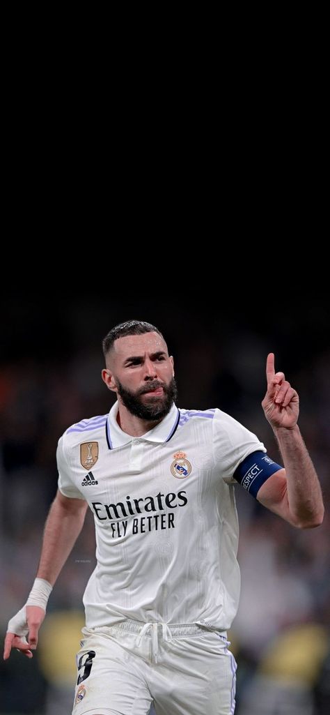 Wallpaper Benzema, Real Madrid Liverpool, Real Madrid 2022, Real Madrid Vs Liverpool, Inter Milan Logo, Real Madrid Goalkeeper, Manchester United Ronaldo, Liverpool Real Madrid, Benzema Real Madrid