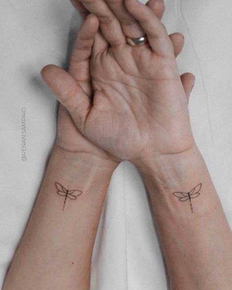 Mum And Daughter Tattoos, Small Tattoos Mother Daughter, Tattoo For Mother, Small Mother Daughter Tattoos, Tattoos Dragonfly, Tattoo Mother Daughter, Mum And Daughter Tattoo, Watercolor Dragonfly Tattoo, Tattoo Dragonfly