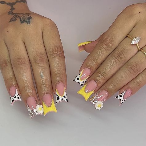 Duck Set Nails, Ducks Nails Design, Cute Short Duck Nail Sets, Cow Print Duck Nails, Duck Nails Design Ideas, Duck Nail Tips, Spring Duck Nails, Duck Nail Press Ons, Duck Style Nails