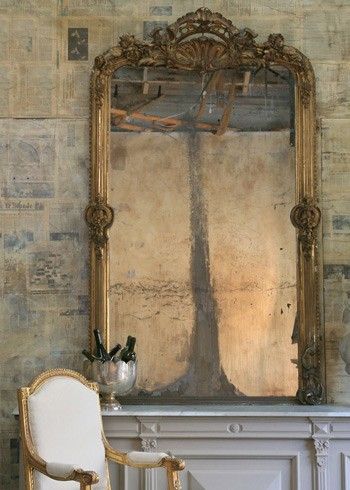 10 Tutorials on How to Antique a Mirror via somuchbetterwithage.com Glassware Vintage, Spiegel Design, Golden Mirror, Old Mirrors, Decoration Shabby, Shell Mirror, Elegant Bohemian, Bedroom Minimalist, Rings Antique