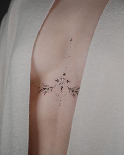 Minimalist Hand Tattoos, Miniature Tattoos, Sternum Tattoo Design, Petite Tattoos, Unique Tattoo Designs, Discreet Tattoos, Spine Tattoos, Sleeve Tattoos For Women, Elegant Tattoos