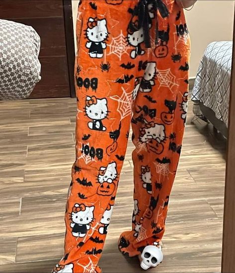 Spooky Hello Kitty, Hello Kitty Pjs, Cute Pjs, Pajama Fashion, Y2k Outfits, Character Portraits, Fashion Ideas, Different Styles, Thrift Store