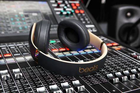 Beats Studio 3, 3d Audio, Black Friday Offer, Virtual Reality Games, Sony Headphones, Black Friday Ads, Beats Studio, Pre Black Friday, Audio Sound