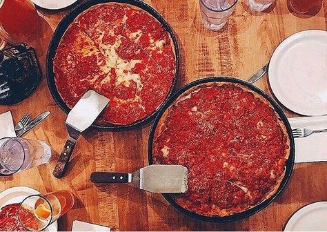 Deep Dish Pizza Sauce Recipe, Lou Malnatis Pizza Sauce Recipe, Lou Malnatis Pizza Recipe, Lou Malnatis Pizza, Chicago Style Deep Dish Pizza, Recipes Pizza, Butter Crust, Chicago Pizza, Pizza Sauce Recipe