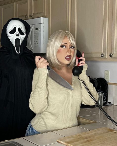 Scream Halloween Costume, Scream Costume, Halloween Customer, Horror Halloween Costumes, Horror Costume, Halloween Coustumes, Hot Halloween Outfits, Pretty Halloween Costumes, Couples Halloween Outfits