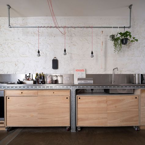 Kitchen With Steel Counter, Small Diy Kitchen, Small Industrial Kitchen, Commercial Kitchen Design For Home, Industrial Kitchen Ideas Stainless Steel, Industry Kitchen, Industrial Home Kitchen Stainless Steel, Kitchens Storage, Commercial Furniture Design