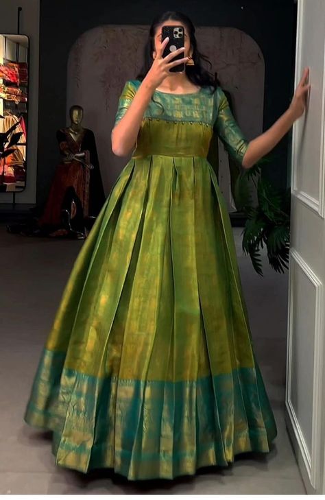 Long Frock Models, Frock Models, Saree Gowns, Model Rok, Simple Frock Design, Long Frock Designs, Long Gown Design, Simple Frocks, Latest Model Blouse Designs