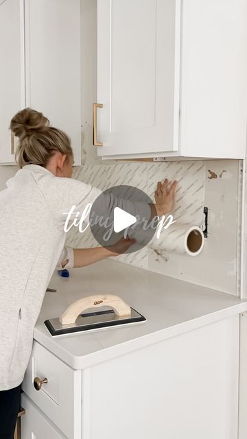 Amanda Vernaci | Come Stay Awhile on Instagram: "Have you ever wanted to DIY your own backsplash tile? Follow along with me in stories @comestayawhile because this is a series you won’t want to miss. I’m going to bring you through the whole process so that when I’m done you’re ready to tackle your first tiling job! 💪🏼   First step… prep! Drop all your tiling questions below and I’ll be sure to cover them!  #backsplash #backsplashtile #musselbound #homediy" Remove Old Backsplash Tile, How To End Backsplash, Wall Tile For Kitchen, Backsplash All The Way To Ceiling, Where To End Tile Backsplash Kitchen, Budget Backsplash Kitchen, Wall Behind Stove Ideas Kitchens, Musselbound Backsplash, Easy Diy Backsplash Kitchen