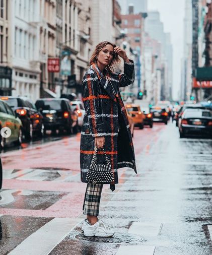 Fall Rainy Day Outfits, Rainy Outfit, Rainy Day Outfit For Spring, Rainy Day Outfit For Work, Rainy Day Fashion, Fall Outfits For Work, Street Style Inspiration, Rainy Day Outfit, Fashion Seasons