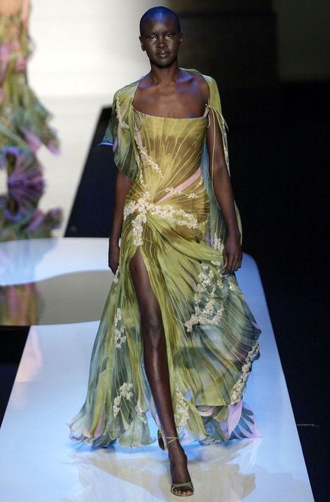 High Fashion Runway, Runway Fashion Couture, Elie Saab Spring, Runway Outfits, Runway Dresses, Elie Saab, Looks Style, Looks Vintage, Couture Dresses