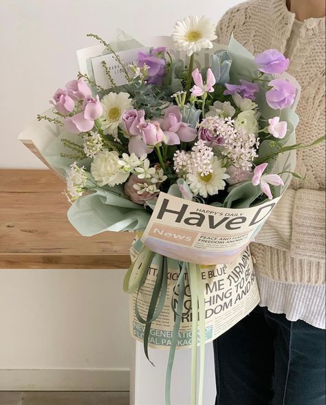 Flower Bouquet Newspaper, Korean Floral Arrangements, Newspaper Wrapped Flowers, Wild Flower Bouquet Aesthetic, Korean Style Flower Bouquet, Korean Flower Bouquet Aesthetic, Newspaper Flower Bouquet, Korean Flower Bouquet, Newspaper Bouquet