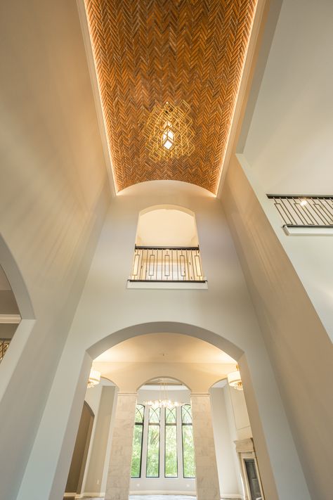 Barrel ceiling created so much depth to this foyer. Statement Ceiling Ideas, Barrel Ceiling Ideas, Barreled Ceiling, Tented Ceiling, Barrel Vault Ceiling, Ceiling Details, Coved Ceiling, Ceiling Paint, Barrel Ceiling