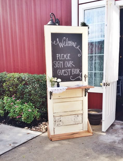 Antique Doors Wedding Backdrop, Old Doors Wedding Backdrop, Old Door Wedding Decor, Old Door Seating Chart Wedding, Old Door Photo Backdrop, Graduation Party Ideas Vintage, Old Door Room Divider, Old Wooden Doors Projects, Old Doors Wedding