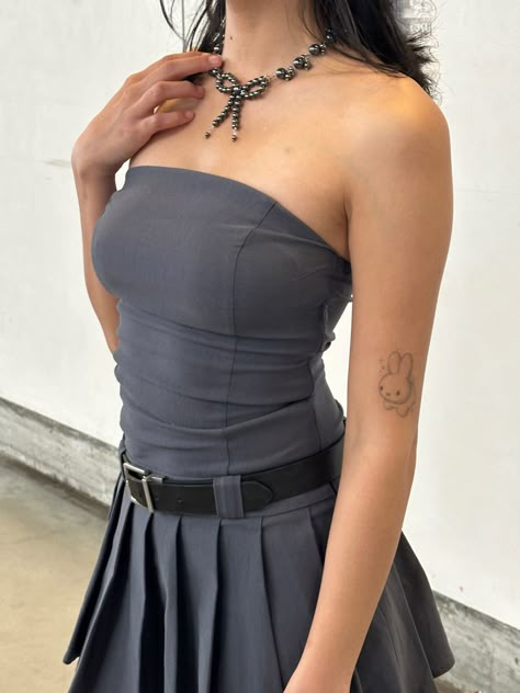 Bandeau Dress Aesthetic, Pleated Mini Dress Outfit, Motel Rocks Mini Dress, Motel Rocks Dress Outfit, Ribbon Aesthetic Outfit, Grey Mini Dress Outfit, Ribbon Bow Necklace, Motel Rocks Aesthetic, Gray Outfit Aesthetic