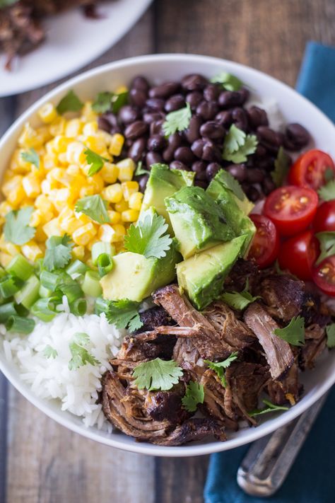 Barbacoa Beef Bowls - no big deal, only the best thing you'll ever eat. From The Wanderlust Kitchen                                                                                                                                                                                 More Supper Salads, Beef Barbacoa, Bowl Meals, Beans Recipes, Healthy Bowls Recipes, Barbacoa Beef, Power Bowl, Beef Bowls, Food Bowls