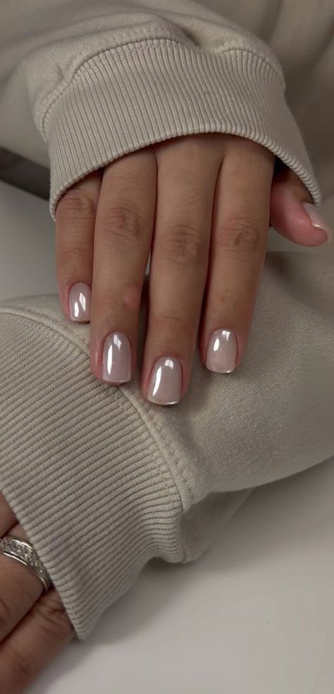 Reflective Glazed Donut Short Nails, chrome nails, chrome short nails, glazed donut nails Chrome Short Nails, Bieber Nails, Gel French Manicure, Pink Chrome Nails, Gel Set, Manicure Gel, Short Square Nails, Wedding Nail, Her Nails