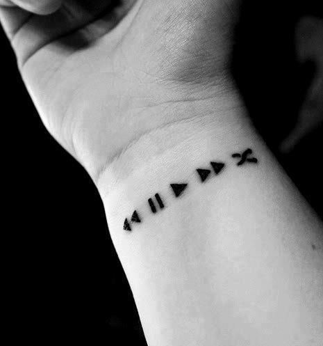 iPod tattoo, idk if I'd get but it's neat lol Tattoo Games, Games Tattoo, Tattoo Thoughts, Tato Jari, Tato Henna, Sweet Tattoos, Disney Tattoo, Geniale Tattoos