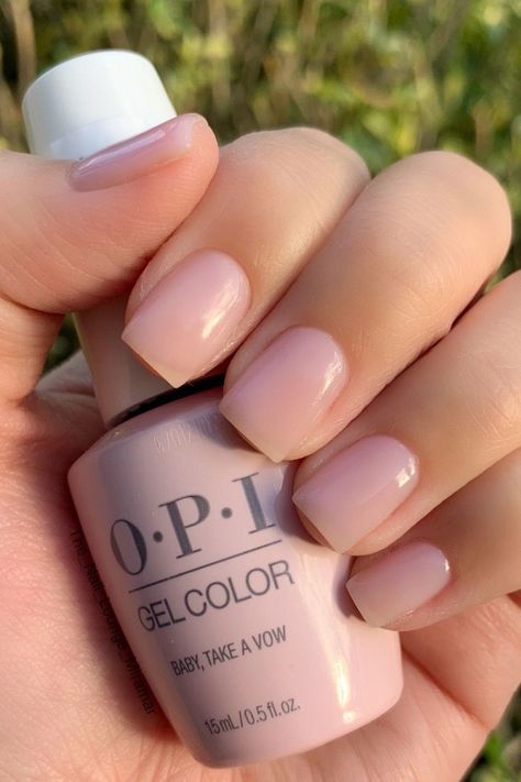 Nail Color For Maternity Photos, Pedicure Colors Natural, Nail Color Pink Shades, Natural Fingernails Polish, Nail Color Wedding Guest, Neutral Fingernail Polish Colors, Natural Opi Dip Colors, Popular Nail Trends Right Now, Light Color Gel Nails Polish