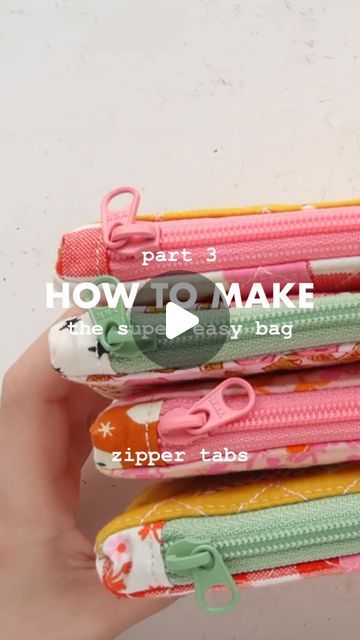 Make A Zipper Pouch, Diy Snack Bags Zipper, Zipper Pouches Tutorial, Sewn Zipper Pouch, Sew Zipper Pouch Free Pattern, Easy Sew Zipper Pouch, Easy Make Up Bags To Sew, Zip Bags To Sew, Zipper Sewing Tips