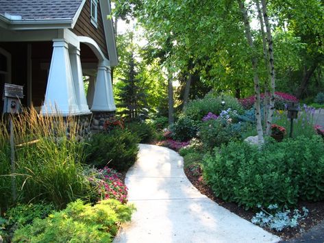 Minnesota Garden, Minnesota Landscaping, Pathway Landscaping, Hillside Garden, Gardening Zones, Empire Romain, Front Landscaping, Fine Gardening, Landscape Plan