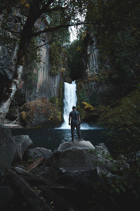 Trekking Photography Poses Men, Waterfall Photoshoot Men, Trek Poses, Waterfall Shoot, Trekking Photography, Jungle Photography, Waterfall Photo, Mens Photoshoot Poses, Nature Photoshoot