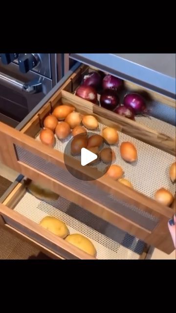 Jen Watson | Cleaning, Organizing, Home Tips & more. on Instagram: "This produce drawer turned out amazing!🙌🏽🤩 Keeps fruits and vegetables separated in drawers, and has adjustable dividers!🥔🍅🧅🤗  Who else would like one of these in their home?!😍 Credit to @flaviaorganiza  . . . . . . . . . . . . . . . . . . . . . . #organizing #professionalorganizer #drawerorganization #organized #organize #homeorganization #simplify #organised #organization #organizedhome #kitchenremodel #tidykitchen #kitchenrenovation #storage #kitchengoals #organizedlife #kitchen #storageideas #storagesolutions #diyprojects #organizer #organizar #cleanhome #kitchen #organizador #storagetips #organizingtips" Vegetable Drawers In Pantry, Kitchen Vegetable Storage Ideas Cabinets, Vegetables Drawer Kitchen, Countertop Fruit And Vegetable Storage, Kitchen Fruit Storage Ideas, Vegetable Drawers Kitchen, Modern Colonial Home, Produce Drawer, Kitchen Vegetable Storage