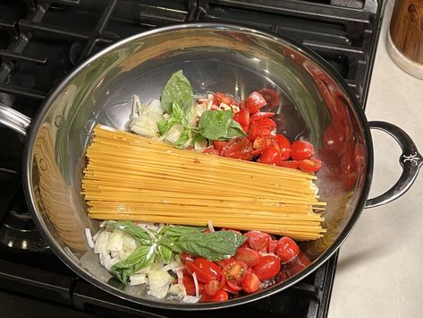 Martha Stewart's One-Pan Pasta Review (with Video) - Parade: Entertainment, Recipes, Health, Life, Holidays Pan Pasta, Yummy Pancake Recipe, One Pan Pasta, Easy Pasta Dinner, Martha Stewart Recipes, Make Pasta, One Pot Pasta Recipes, Broccoli Pasta, Making Pasta