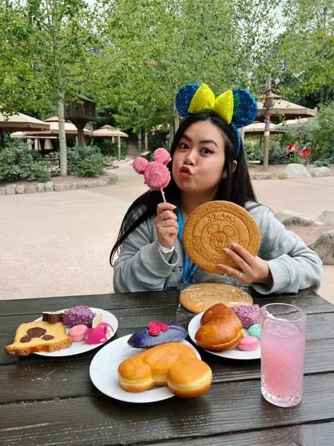 Disneyland Paris Guide, Disneyland Paris Snacks, Disneyland Food 2023, Disney Paris Food, Disney Paris Aesthetic, Disneyland Paris Food, Disneyland Paris Aesthetic, Eurodisney Paris, Disney Studios Paris