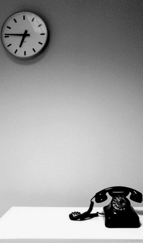 Waiting Asthetic Picture, Minimal Photography Ideas Minimalist, Tension Photography, Acoustic Guitar Photography, Line Photography, Guitar Photography, Black And White Picture Wall, Instagram Theme Feed, Minimal Photography