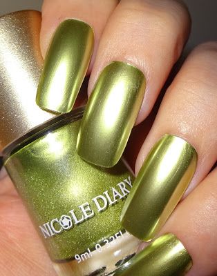 Gold Chrome And Green Nails, Green And Bronze Nails, Green Nails Metallic, Metallic Green Nails, Nails Metallic, Fantastic Nails, Metallic Green Nail Polish, Nail Makeup, Spring Crafts Preschool