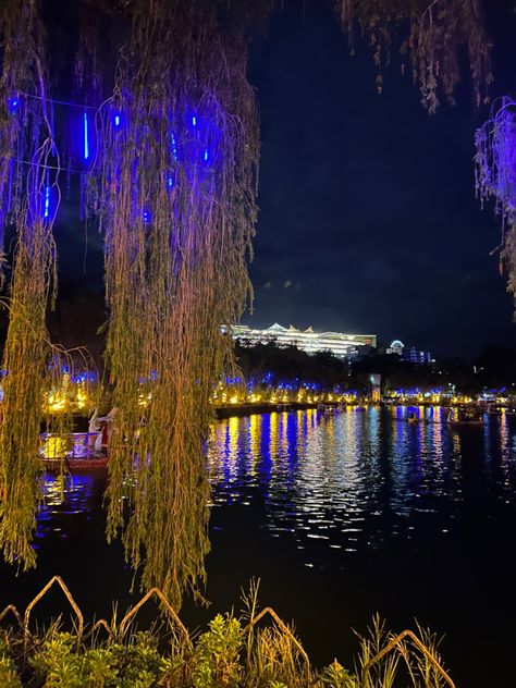 Baguio City Burnham Park, Burnham Park Baguio Aesthetic, Baguio At Night, Baguio City Aesthetic, Baguio Night View, Baguio Aesthetic, Philippines Scenery, Burnham Park Baguio, Burnham Park