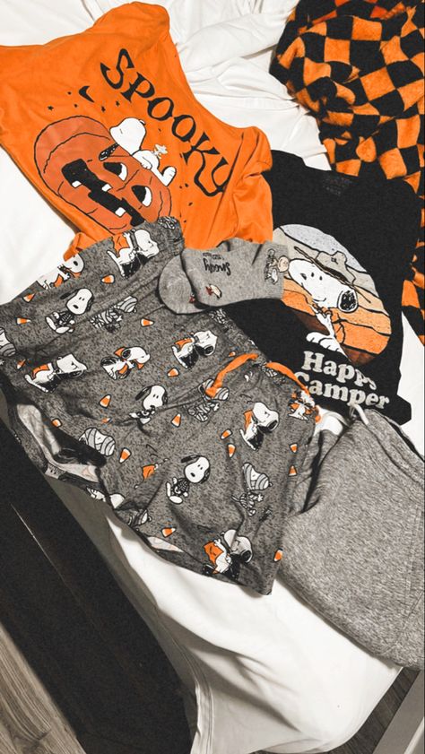 Matching orange spooky Snoopy pajamas Halloween Pajamas Aesthetic, Fall Pajamas Aesthetic, Halloween Pjs Aesthetic, Halloween Jammies, Spooky Snoopy, Willow Outfits, Fall Pjs, Snoopy Clothes, Snoopy Things