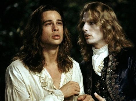 Louis Brad Pitt, Lestat Tom Cruise, Brad Pitt Vampire, Interview With The Vampire 1994, Vampire Men, Vampire Beauty, Brad Pitt Movies, Anglina Jolie, Lestat And Louis