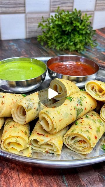 Brkfst Recipes Indian, Suji Dhokla Recipe, Easy Vegetarian Snack Recipes, Suji Snacks Recipe, Suji Breakfast Recipes, Indian Snack Recipes Vegetarian, Indian Food Recipes Vegetarian Snacks, Yummy Food Recipes Easy Snacks, Indian Snacks Recipes Easy