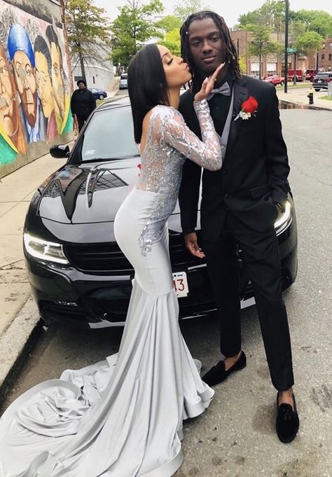 Pinterest | @ Haleyyxoo† Stud Prom Outfit, Stud Prom, Matric Dress, Girl Prom, Prom Pics, Prom Outfit, Prom Couples, Prom Inspiration, Prom Dress Inspo