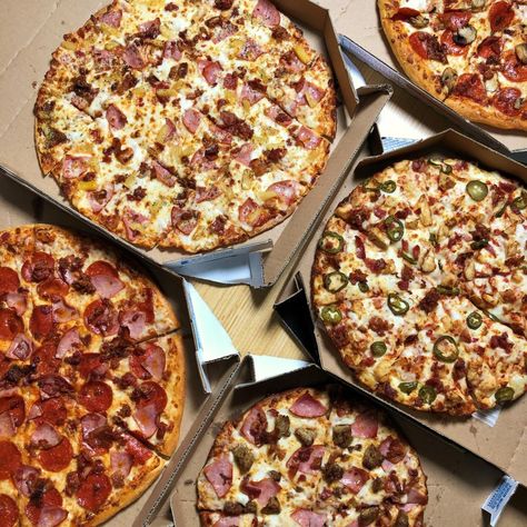 Popular pizza chain franchised by ‘Guinness World Record’ holder opening in former local Wendy’s Healthy Pies, Domino’s Pizza, Big Pizza, Fast Healthy Meals, Healthy Pizza, Frozen Pizza, Fast Food Chains, Food Concept, Stuffed Banana Peppers