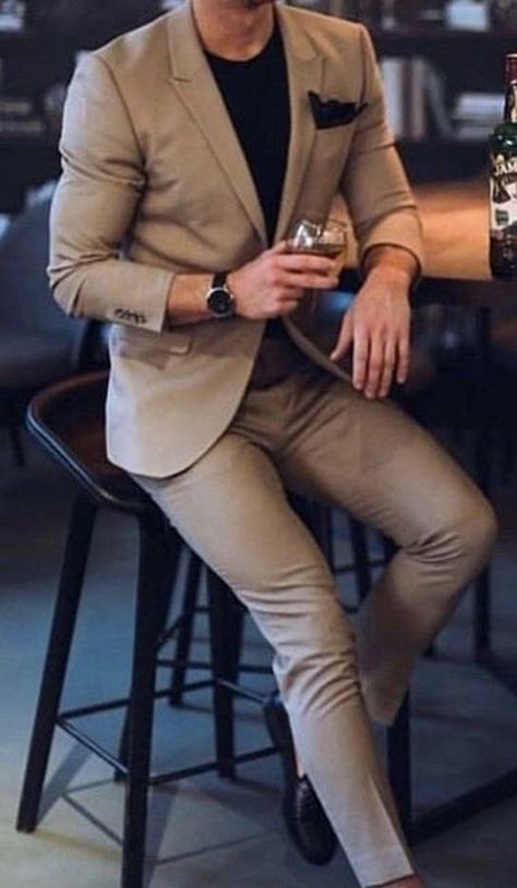 Wedding Suit Beige, Beige Men Suit, Beige Groomsmen, Suit Summer Wedding, All Black Outfit Men, Summer Wedding Suit, Suit Beige, Summer Wedding Suits, Grooms Men