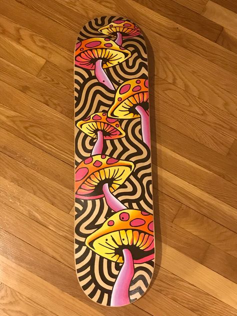 Hand Painted Skateboard Decks, Mushroom Skateboard Design, Skateboard Diy Paint, Paint Skateboard Ideas, Skateboard Painting Ideas Aesthetic, Mushroom Guitar, Mushroom Skateboard, Skateboard Design Diy Paint, Skate Board Designs