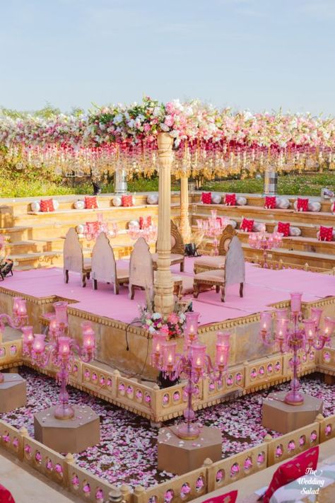 The Most Stunning Phera Locations You'll Ever See Guest Seating Ideas, Pastel Wedding Decorations, Mandap Design, Mandap Decor, Desi Wedding Decor, Wedding Mandap, Wedding Design Decoration, Indian Wedding Planning, Wedding Set Up