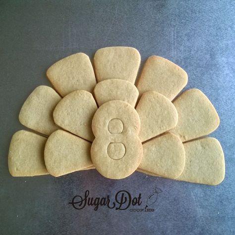 http://sugardotcookies.blogspot.com/2014/10/thanksgiving-turkey-cookie-platter.html Turkey Cookie Platter, Turkey Sugar Cookies, Thanksgiving Cookies Decorated, Dot Cookies, Thanksgiving Turkey Cookies, Cookies Thanksgiving, Turkey Cookie, Thanksgiving Sweets, Fall Decorated Cookies