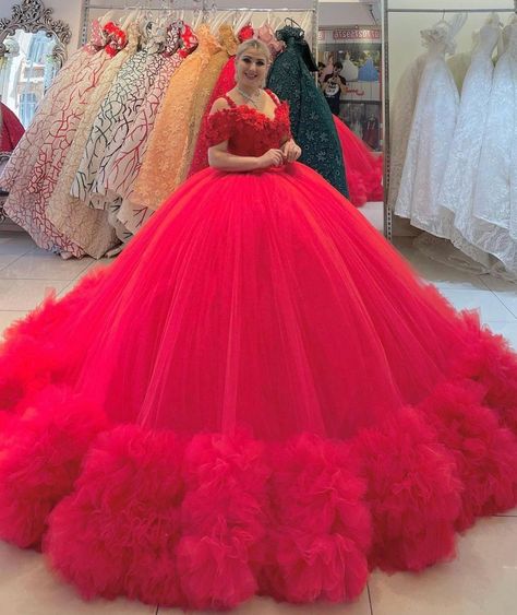 Cute Big Dresses, Big Poofy Dresses, Beautiful Gown Designs, Poofy Dress, Sweet 15 Dresses, Kids Party Wear Dresses, Big Wedding Dresses, Elegant Wear, Rich Fashion